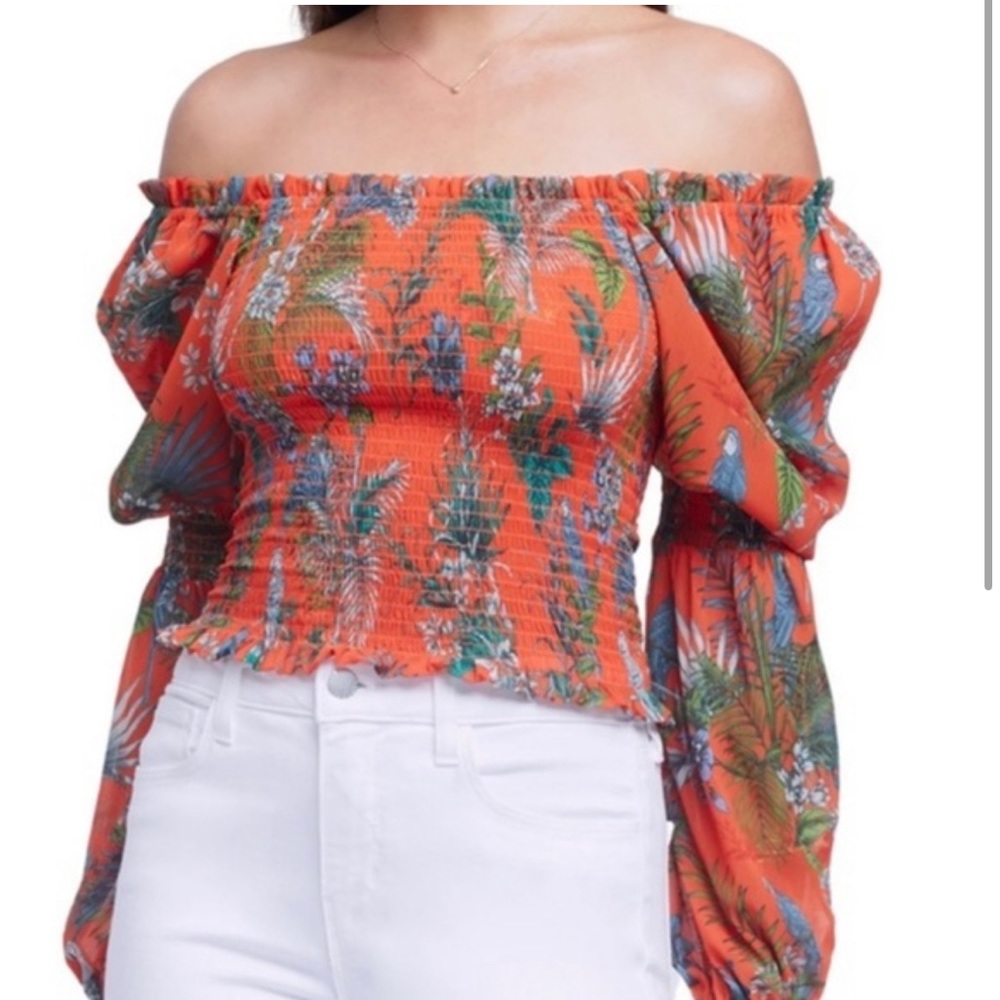 L'AGENCE OFF SHOULDER BLOUSE